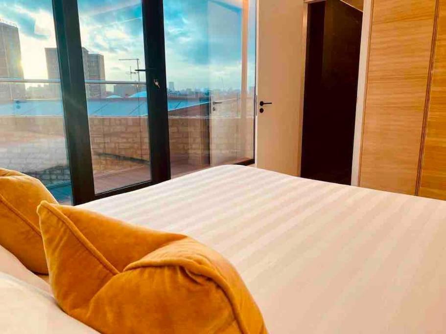 Large 3 Bed 3 Bathrooms Penthouse With Terrace And City Views In Londra Dış mekan fotoğraf