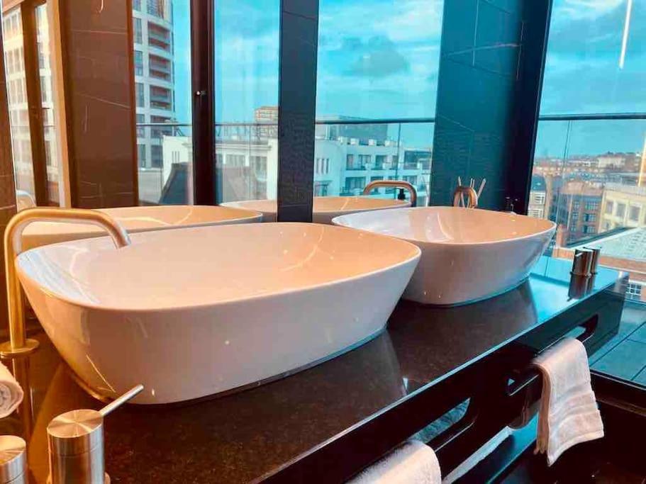 Large 3 Bed 3 Bathrooms Penthouse With Terrace And City Views In Londra Dış mekan fotoğraf