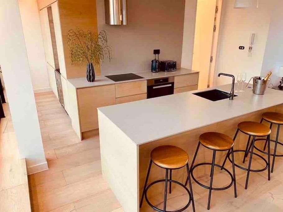 Large 3 Bed 3 Bathrooms Penthouse With Terrace And City Views In Londra Dış mekan fotoğraf