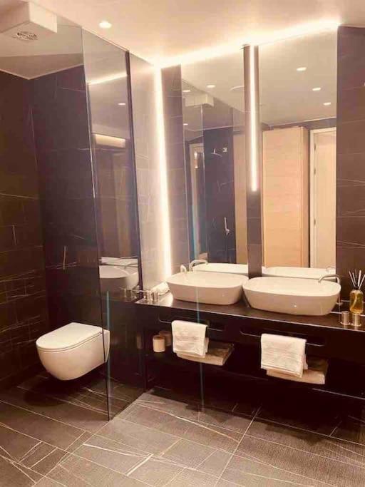 Large 3 Bed 3 Bathrooms Penthouse With Terrace And City Views In Londra Dış mekan fotoğraf